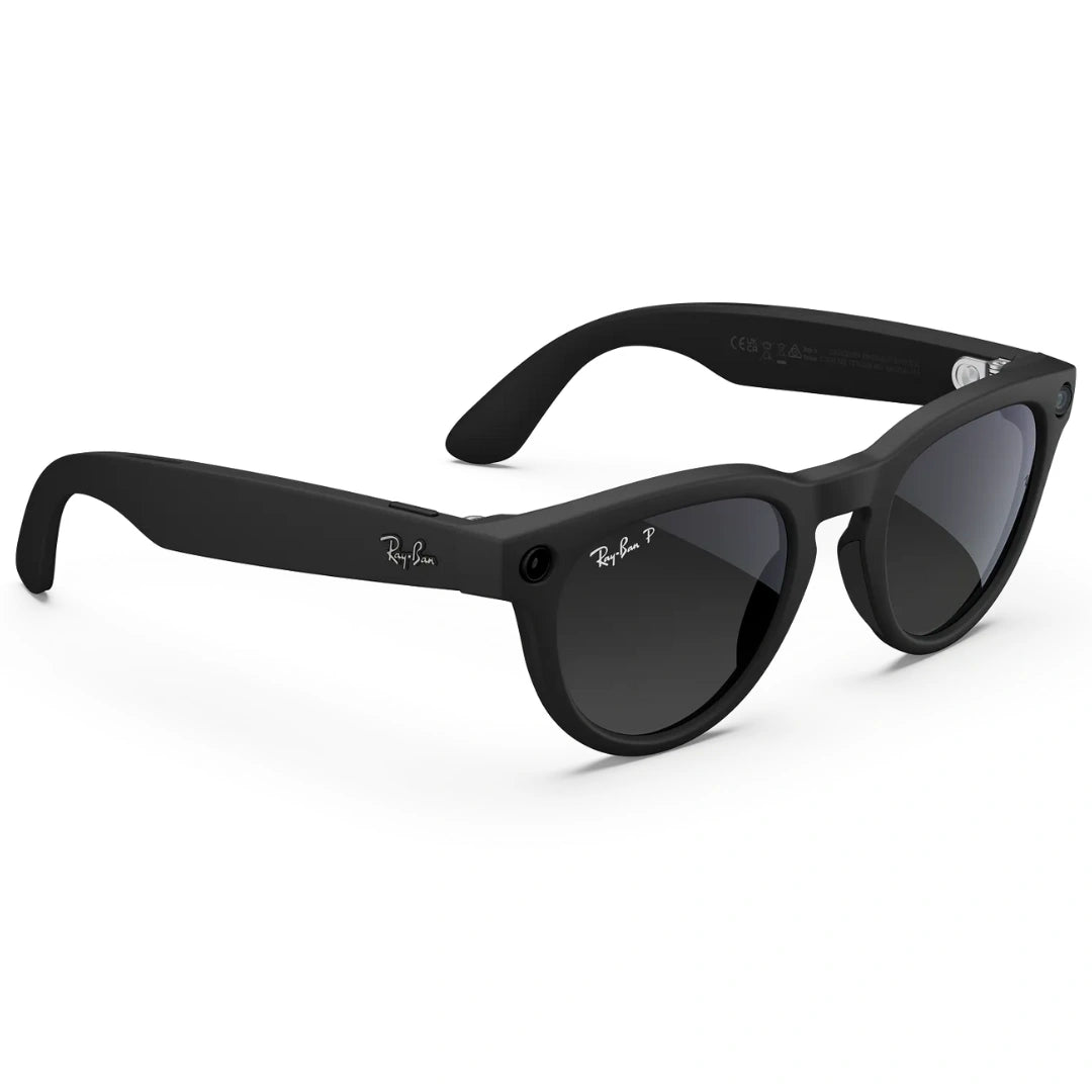 Gafas de sol Ray-Ban Meta Smart Glasses negras de estilo Wayfarer, con cámaras discretas en el frente y tecnología de realidad aumentada.