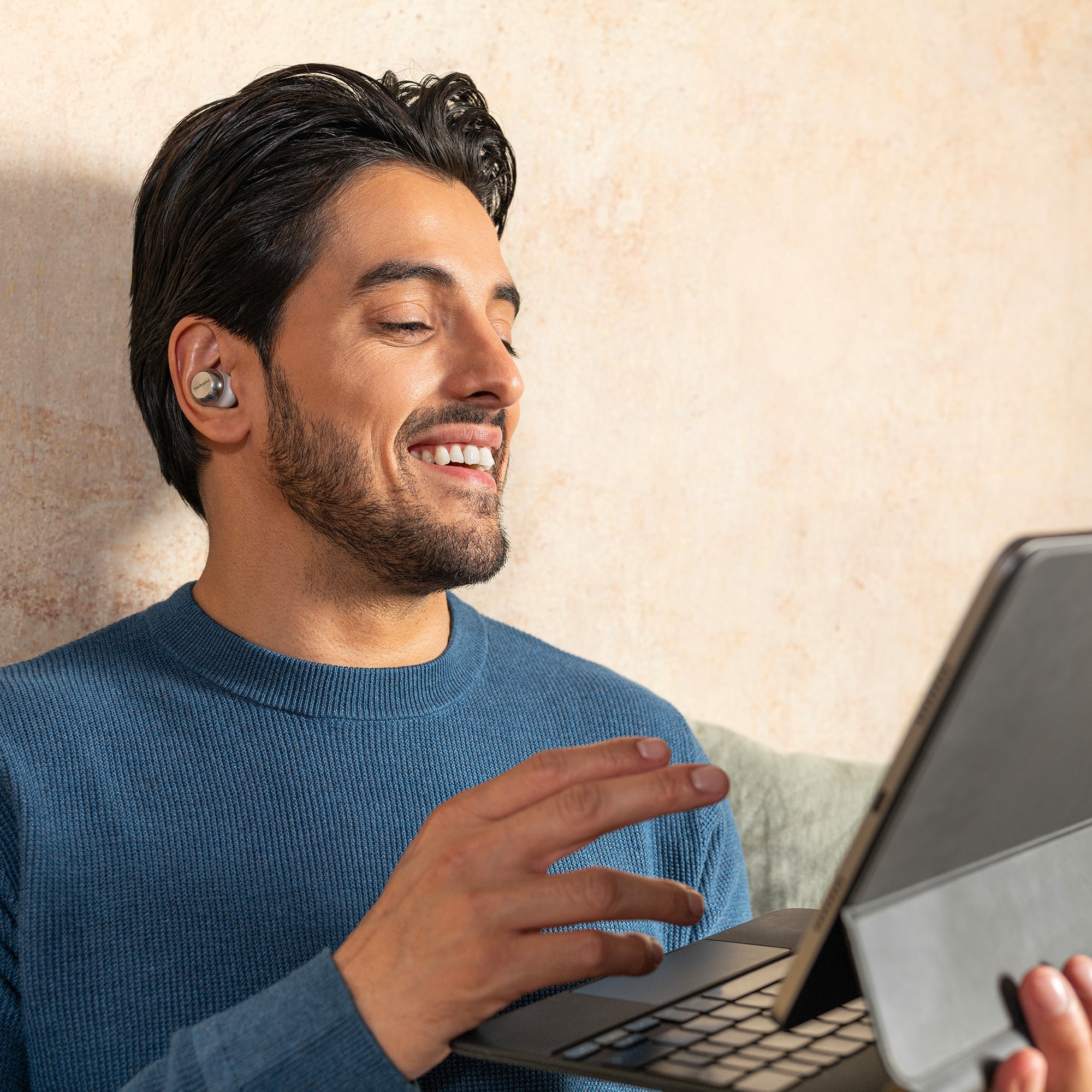 Audífonos Technics EAH-AZ100 Hi-Fi con Cancelación de Ruido y Dolby Atmos