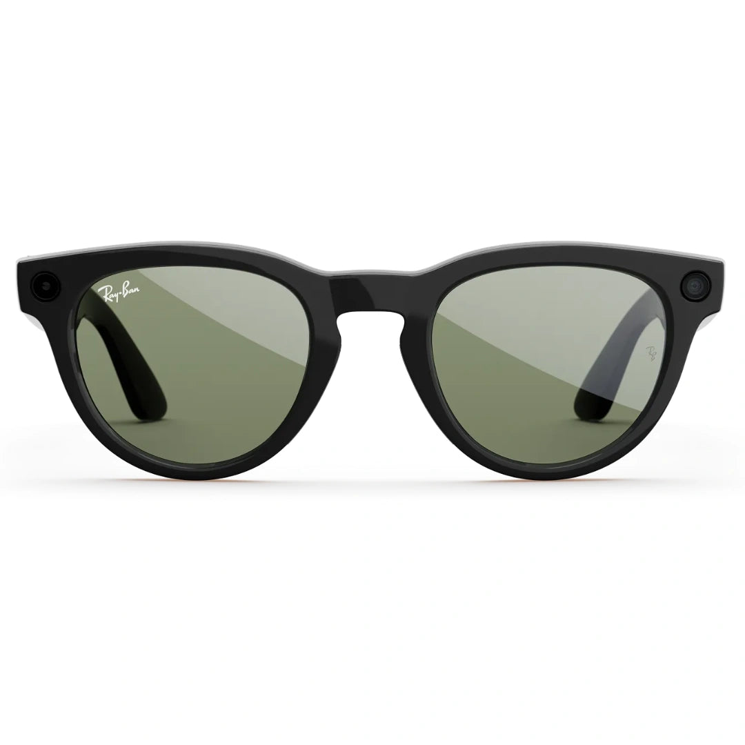 Gafas inteligentes Ray-Ban Meta Wayfarer negras. Vista frontal de la montura y lentes de sol verdes.