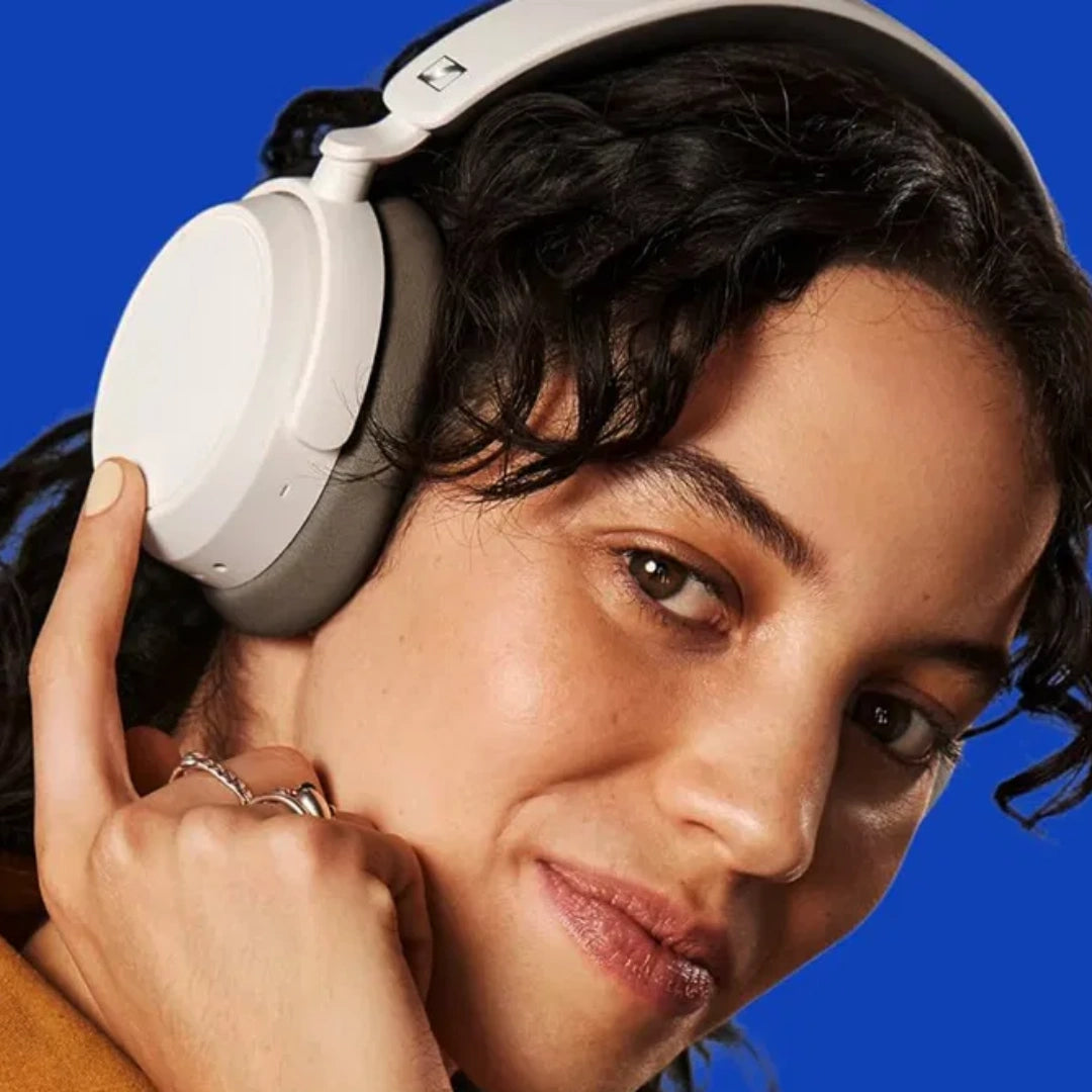 Sennheiser ACCENTUM plus Wireless Auriculares Con Bluetooth - Audio Función De Carga Rápida, Autonomía De 50 Horas Y Cancelación De Ruido Activa Híbrida Adaptativa - Blanco